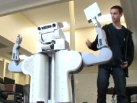 Student Teaches Lessons to Willow Garage Robots (video)