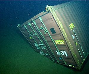 Shipping-containers-overboard1.jpg