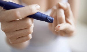 $34 Handheld Smartphone Device Diagnoses HIV and Syphilis in a Flash