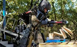 Raytheon’s New XOS 2 Exoskeleton Looks Cool, but It’s Not Iron Man (video)