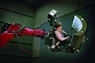 formula-1-simulator-robot-arm