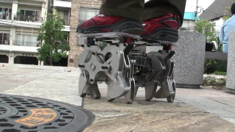 Land Crawler eXtreme is the Freakiest Riding Robot We’ve Seen (video)