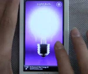 Japanese earthquake has users download free flashlight app