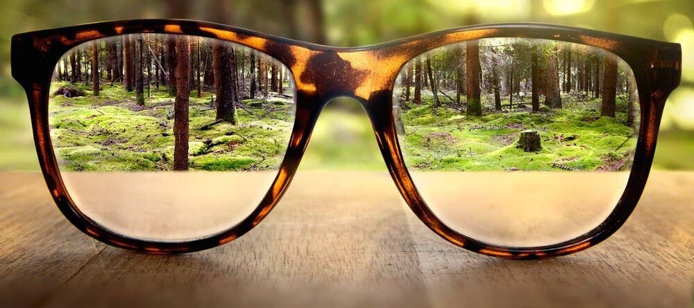 blind-woman-receives-bionic-eye-reads-a-clock-with-elation