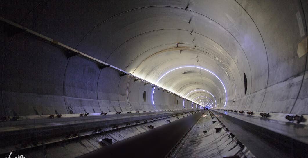 Hyperloop rocket travel avatars