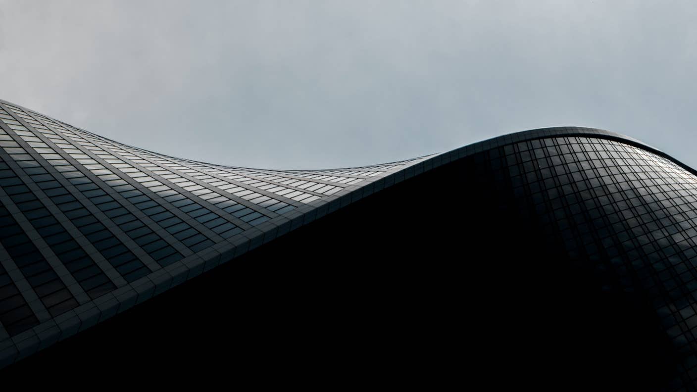 tech stories curving architecture building sky