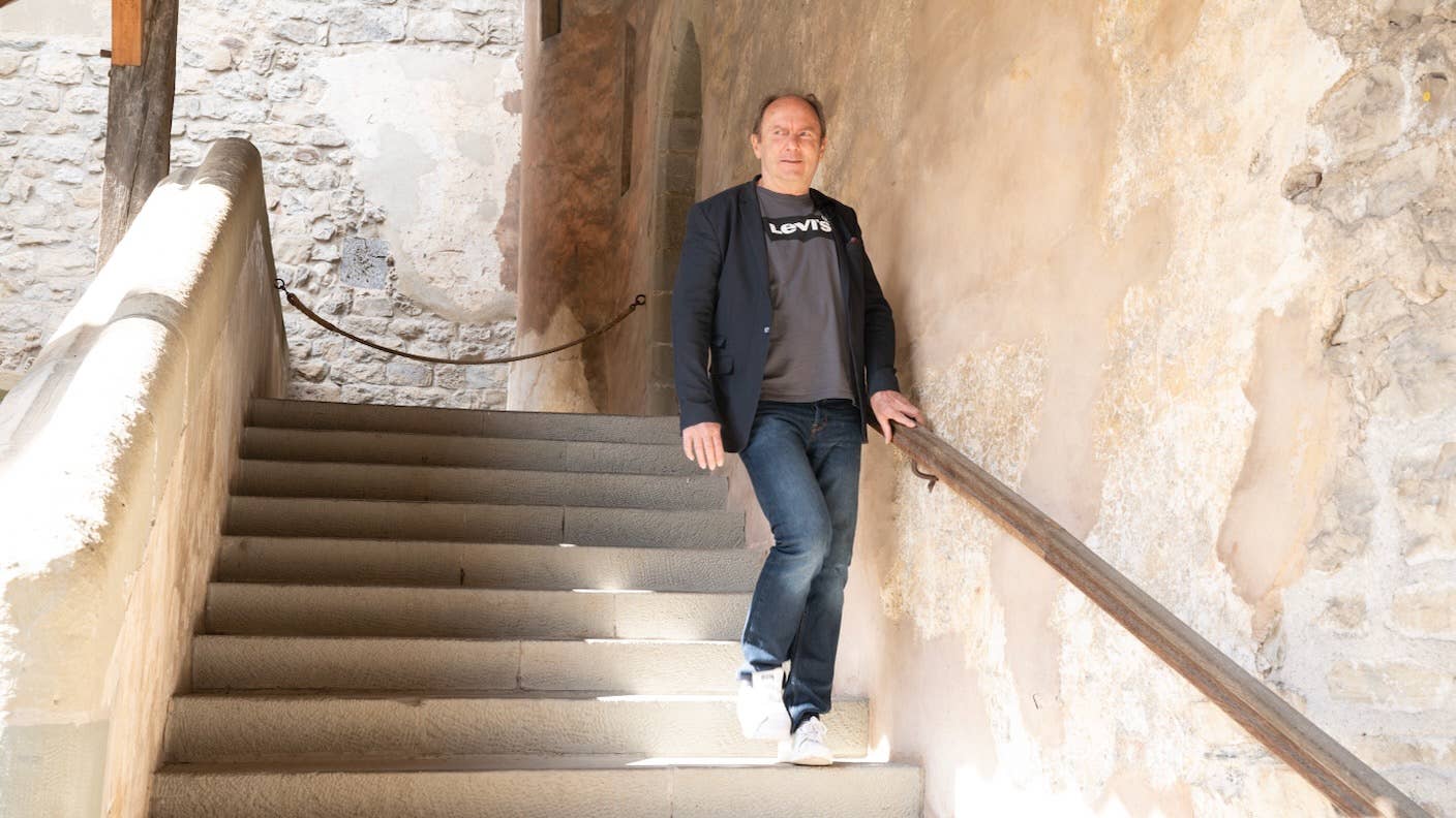 spine implant parkinson's disease gait walking