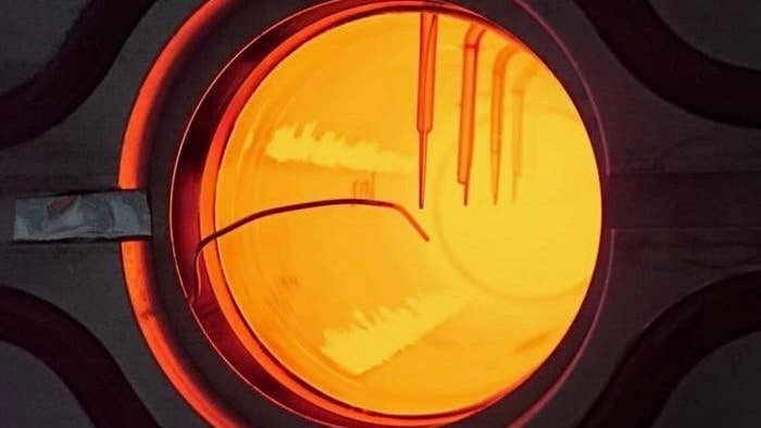 A new device that more efficiently traps heat generated by concentrated sunlight could be used for industrial purposes like smelting steel or baking concrete.