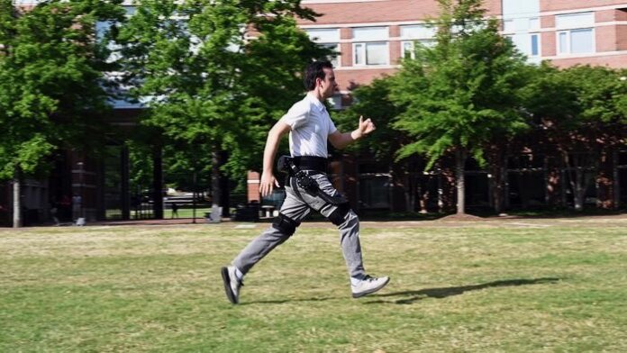 A new exoskeleton from North Carolina State University uses AI to adapt itself to any user.