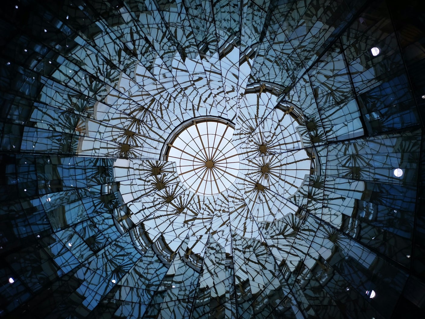 Radial mirror spiral