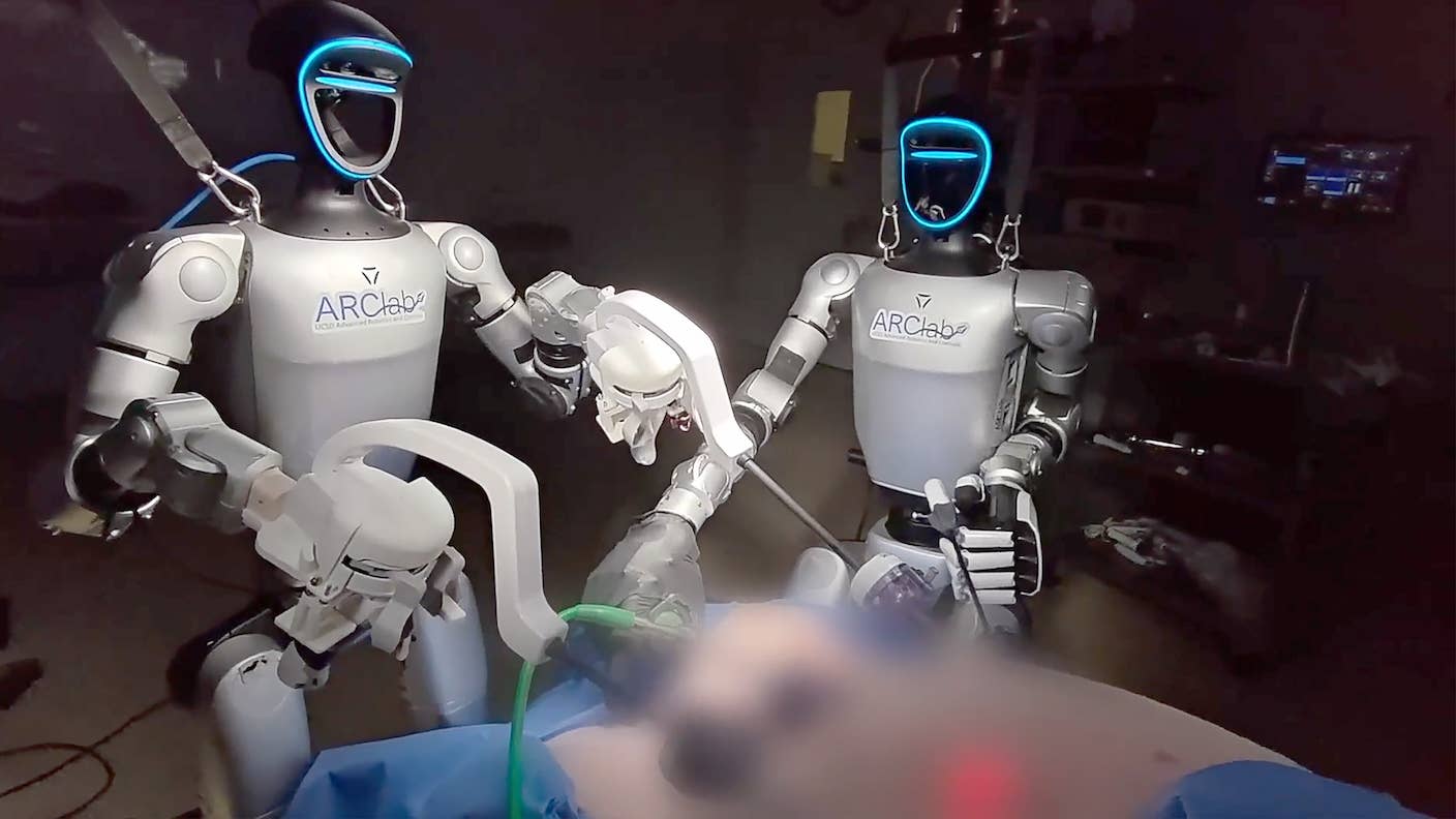 In a First, a Humanoid Robot Performed Live Surgery Under a Surgeon’s Control Humanoid robot controlled by a surgeon performs gallbladder removal surgery on a pig