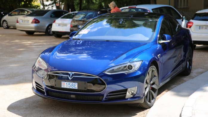 Blue-Tesla-Model-S-P90D-2016