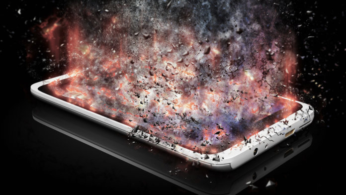 tablet-phone-PC-with-shattered-screen-explosion