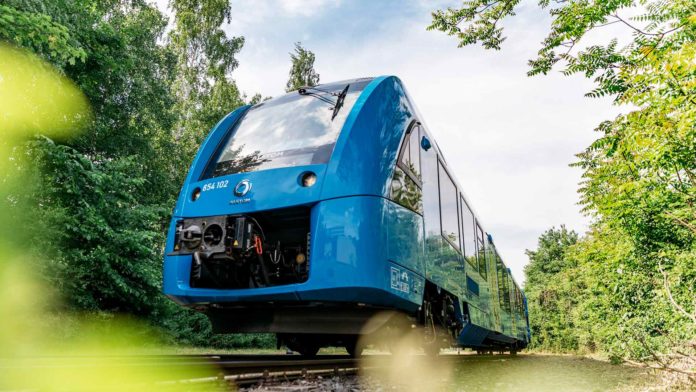 hydrogen powered commuter train Coradia iLint 2018