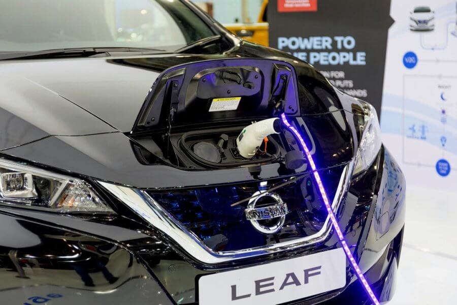 electric car lithium charging