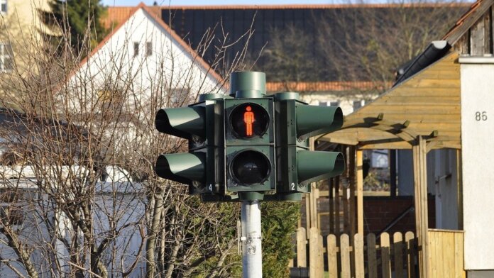 self driving cars traffic light