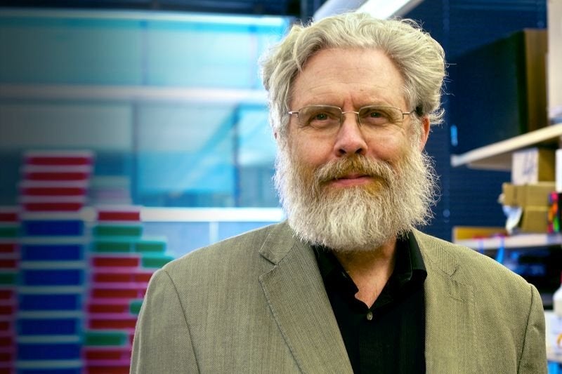 El Científico George Church Está Subastando Su Genoma Como Un Nft