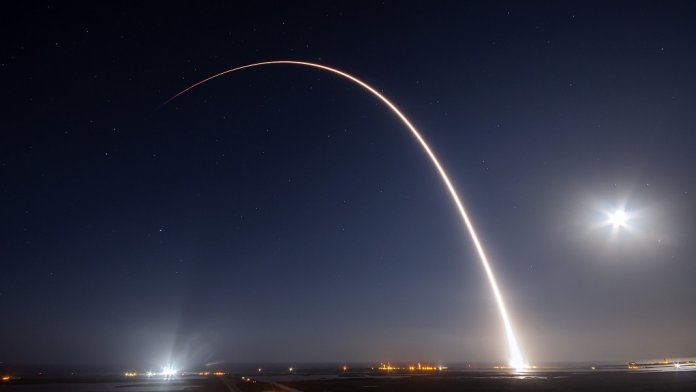 intercontinental passenger spaceships SpaceX rocket launch