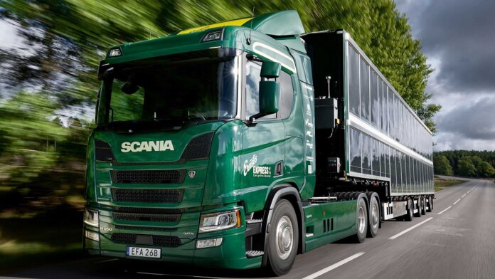 Scania truck with solar panels